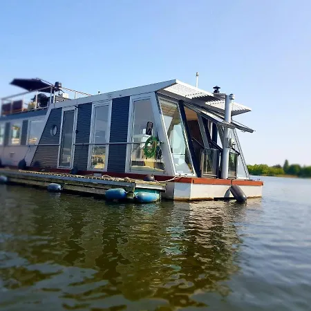 Hausboot Amantes * Brandenburg (Brandenburg an der Havel)