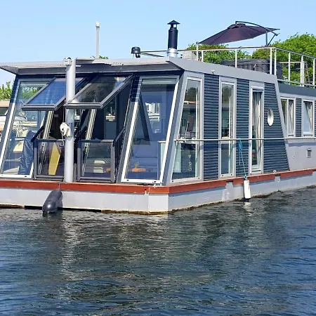 Hausboot Amantes * Brandenburg (Brandenburg an der Havel)