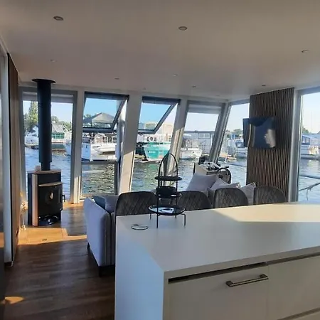 Hausboot Amantes 브란덴부르크