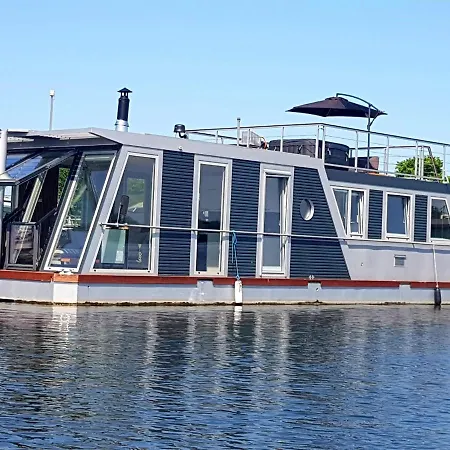 Hausboot Amantes 보트호텔