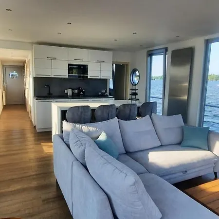 Botel Hausboot Amantes *