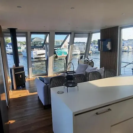 Hausboot Amantes Botel *